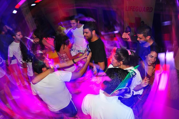 Night Beach Party @ Edde Sands